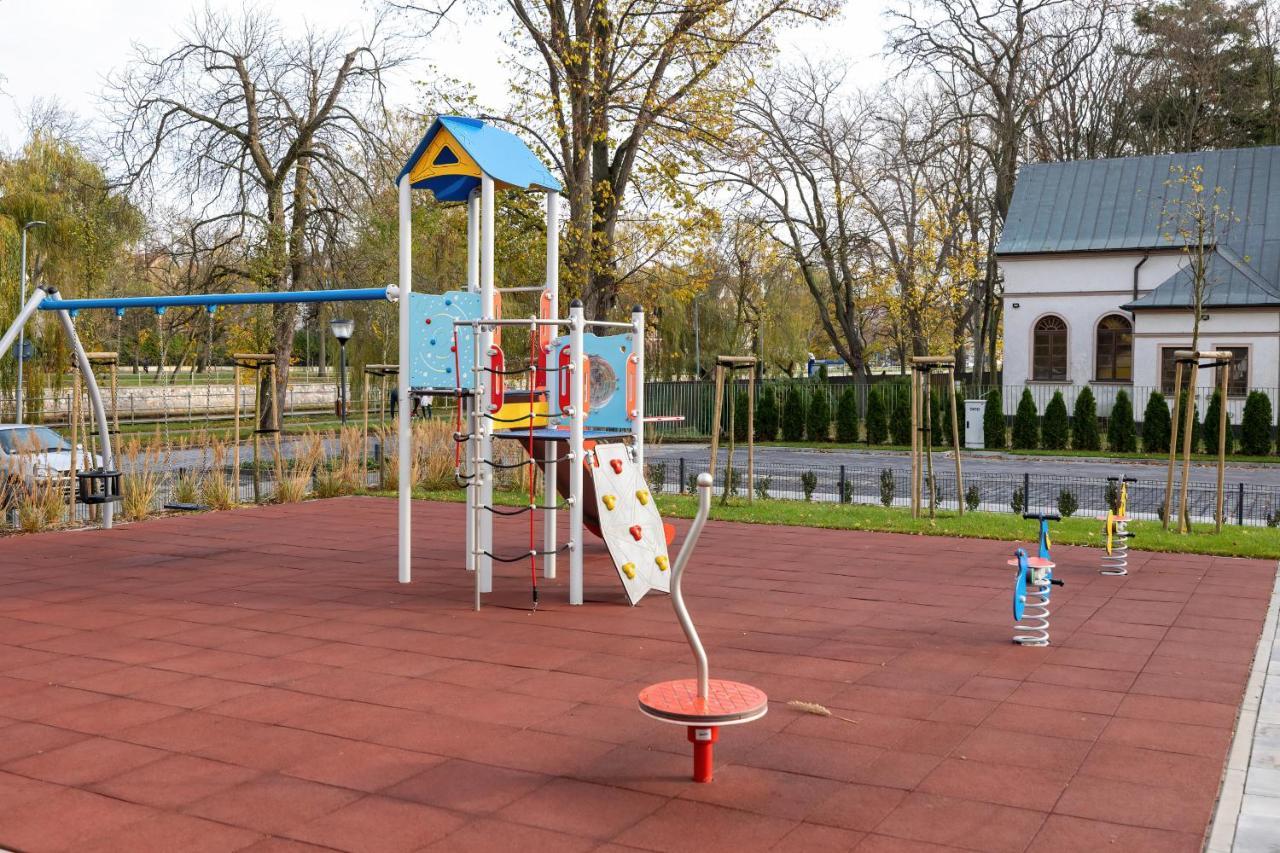 קולובז'ג Apartamenty Platany Z Parkingiem By Noclegi Renters מראה חיצוני תמונה